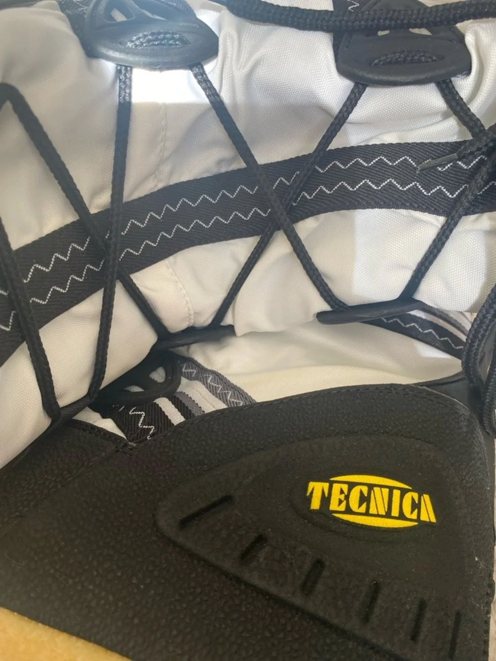 Authentic Tecnica MOON BOOT Nylon White /black The Original, 42-44 made in Italy